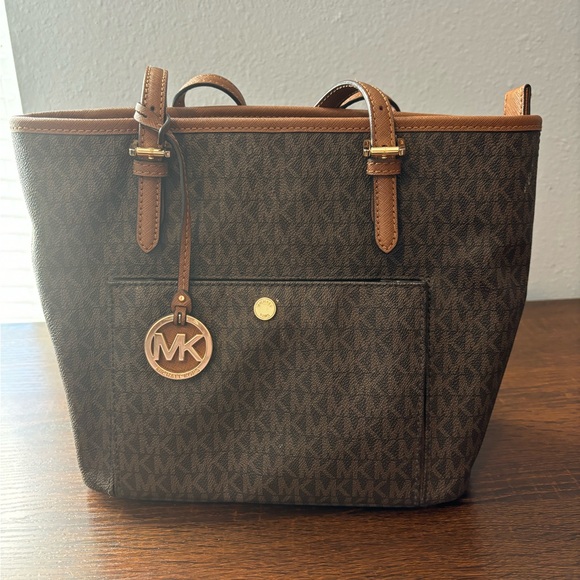 MK Purse - Picture 5 of 6
